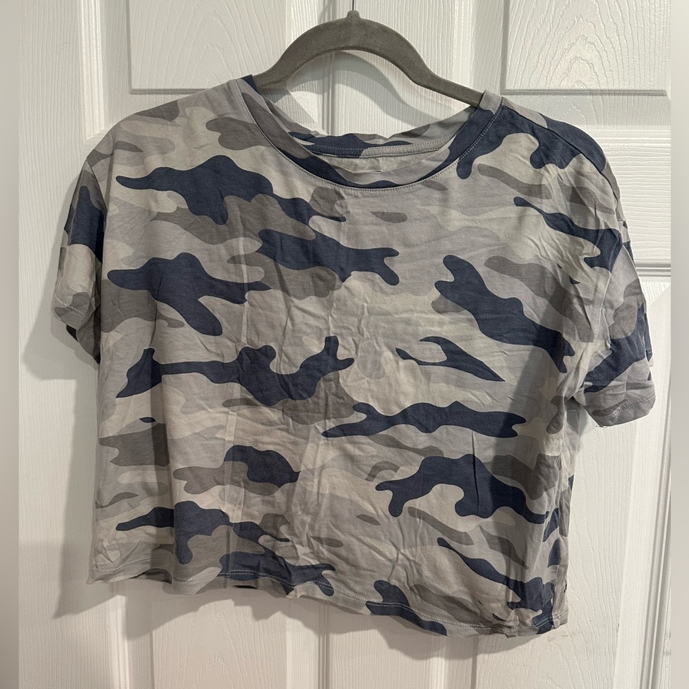 Cropped tee